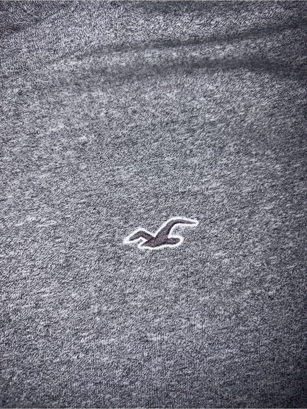 Hollister Men's Heather Charcoal Crew Neck T-Shirt - Picture 4 of 4